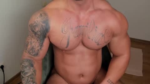 Snapshot of jaxonhunk chatting on January 22, 2:04 am JaxonHunk online show from January 22, 2:04 am