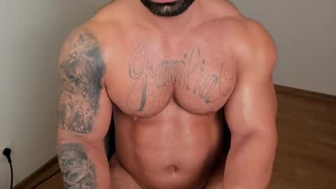 Snapshot of jaxonhunk chatting on February 5, 2:08 am JaxonHunk online show from February 5, 2:08 am