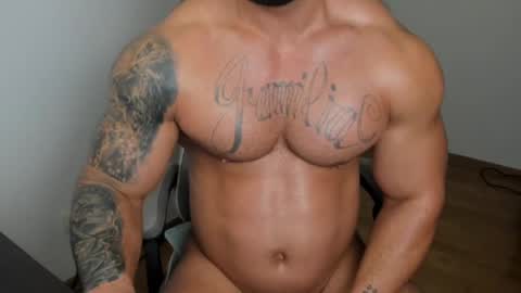 Snapshot of jaxonhunk chatting on March 11, 5:35 am JaxonHunk online show from March 11, 5:35 am