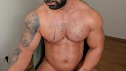 Snapshot of jaxonhunk chatting on February 7, 4:16 am JaxonHunk online show from February 7, 4:16 am