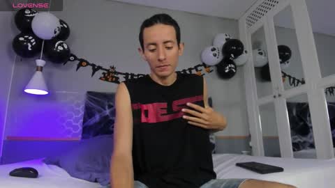 jay_russell online show from October 12, 11:58 am