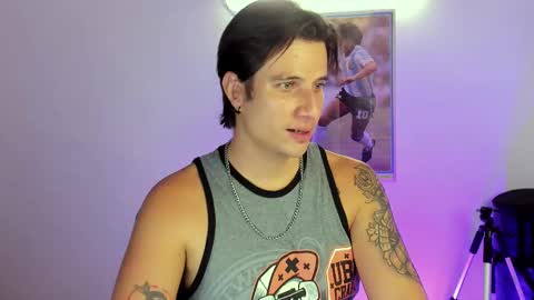 Snapshot of jayalvarrez_ chatting on September 11, 9:49 pm Jay Alvarrez online show from September 11, 9:49 pm