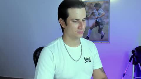 Snapshot of jayalvarrez_ chatting on September 13, 11:29 pm Jay Alvarrez online show from September 13, 11:29 pm