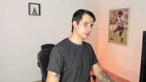 Snapshot of jayalvarrez_ chatting on February 26, 10:26 pm Jay Alvarrez online show from February 26, 10:26 pm