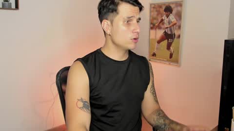 Snapshot of jayalvarrez_ chatting on March 4, 10:05 pm Jay Alvarrez online show from March 4, 10:05 pm
