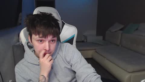 Snapshot of jayce_icestone chatting on February 14, 6:19 pm Jayce online show from February 14, 6:19 pm