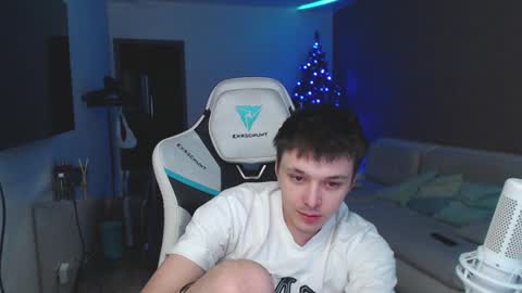 Snapshot of jayce_icestone chatting on January 10, 10:39 am Jayce online show from January 10, 10:39 am