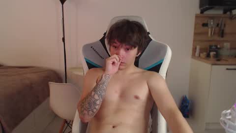 Snapshot of jayce_icestone chatting on September 18, 3:05 pm Jayce online show from September 18, 3:05 pm