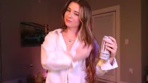 Snapshot of jaydesilver2 chatting on September 21, 12:47 am Jayde online show from September 21, 12:47 am