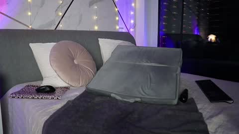 JayJayPink online show from December 28, 6:17 am