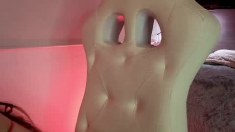 jazmin_as_ online show from May 22, 2:29 am