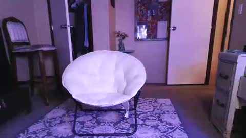 J Nicole online show from November 10, 8:44 pm