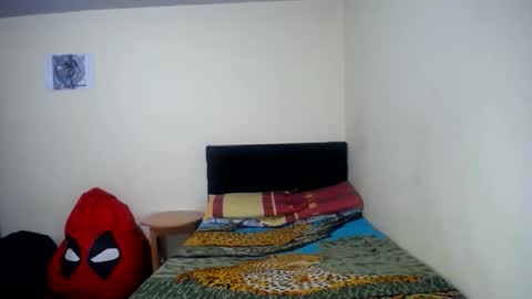 jboy_s online show from April 16, 2:33 am