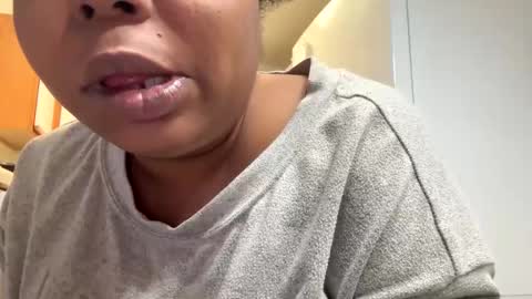 Snapshot of jccaramelbarbie12 chatting on January 20, 6:43 pm JCCaramelbarbie online show from January 20, 6:43 pm