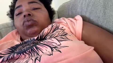 Snapshot of jccaramelbarbie12 chatting on February 4, 7:55 pm JCCaramelbarbie online show from February 4, 7:55 pm