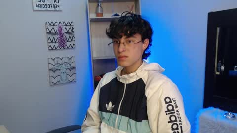 Snapshot of jeam_hot chatting on January 18, 9:34 pm jeam_hot online show from January 18, 9:34 pm