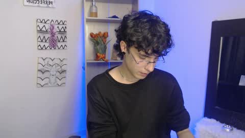 Snapshot of jeam_hot chatting on January 12, 9:51 pm jeam_hot online show from January 12, 9:51 pm