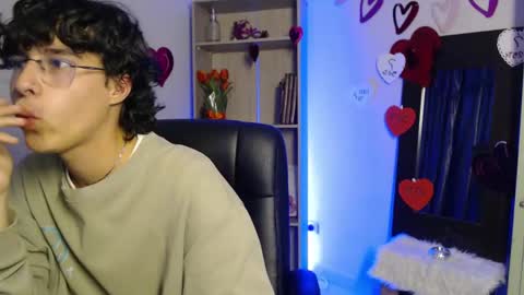 Snapshot of jeam_hot chatting on February 22, 9:48 pm jeam_hot online show from February 22, 9:48 pm