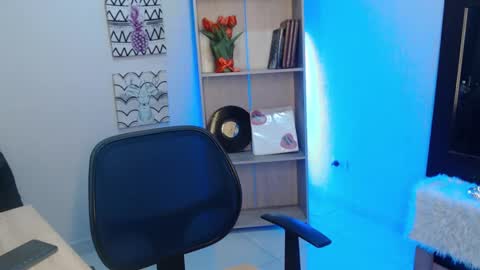 Snapshot of jeam_hot chatting on January 21, 12:36 am jeam_hot online show from January 21, 12:36 am