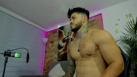 Jean  axelcrow       Modelo Independiente online show from May 13, 7:07 am
