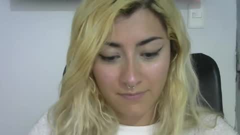 Snapshot of jean_monroe chatting on September 18, 10:47 pm Jean online show from September 18, 10:47 pm