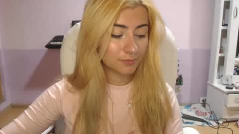 Snapshot of jean_monroe chatting on March 11, 12:33 am Jean online show from March 11, 12:33 am
