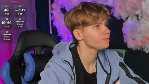 jean_wilsons online show from December 15, 11:17 am