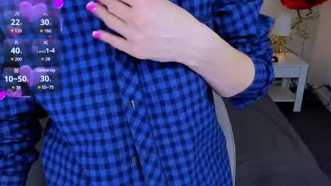 jeanniefox_ online show from February 17, 2:28 pm