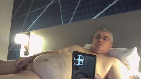 dadbody71 online show from March 9, 5:55 am