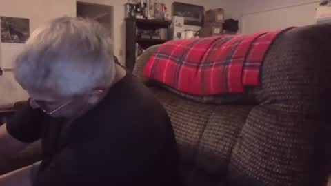 dadbody71 online show from November 10, 2:03 am