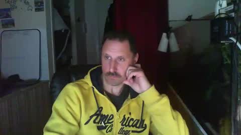 Snapshot of jef74700 chatting on March 9, 5:33 am Jrme online show from March 9, 5:33 am