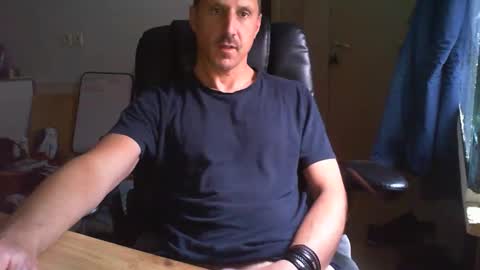 Snapshot of jef74700 chatting on September 17, 3:32 am Jrme online show from September 17, 3:32 am