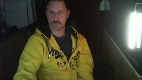 Snapshot of jef74700 chatting on March 5, 5:18 am Jrme online show from March 5, 5:18 am