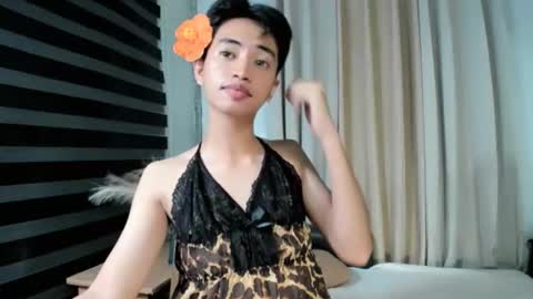 JELicious online show from May 12, 8:23 am