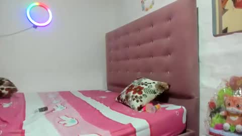 Snapshot of jeliana2292 chatting on February 1, 1:23 am jeliana2292 online show from February 1, 1:23 am