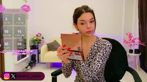 jelly__beanss online show from January 19, 8:13 am