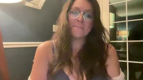 Jelli online show from December 5, 6:48 am