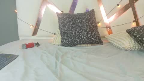 Jena  online show from April 11, 7:45 am