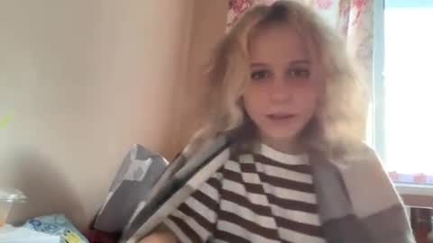 Jessica online show from March 25, 8:43 am