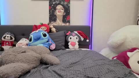 Dolly online show from December 14, 8:04 pm