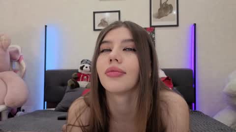 Dolly online show from December 5, 1:42 pm