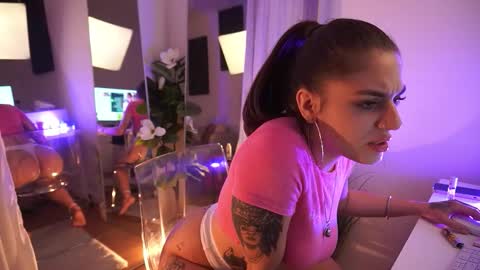 jeniffer_foxx online show from September 11, 5:20 am