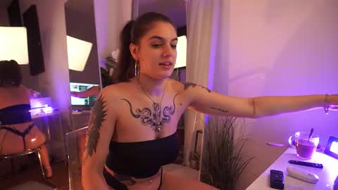 jeniffer_foxx online show from September 9, 5:18 am