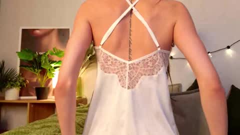 Elli online show from November 23, 9:35 pm