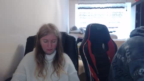 JenisAndPeter online show from March 7, 7:52 am