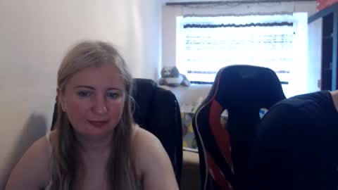 JenisAndPeter online show from May 24, 6:42 am