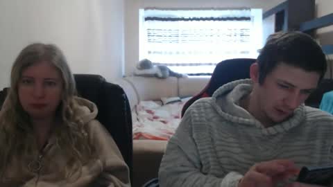 JenisAndPeter online show from February 23, 7:00 am