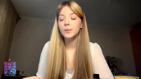 Hey EveryoneIm Kimi  Glad to see you in my room We almost hit 10 Thumb up in one day   online show from February 4, 1:26 pm