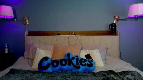 Jenna J. Morrison online show from March 13, 9:29 pm