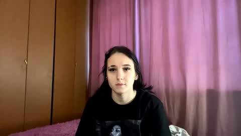 Mia online show from January 8, 10:10 am